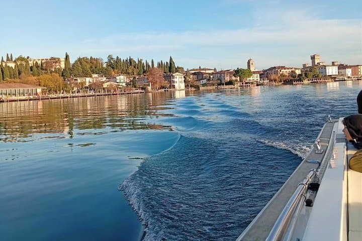Verona & Lake Garda with Boat Cruise: Full-Day Tour from Milan