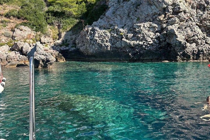 Boat Tour to Giardini Naxos and Taormina Bathing Caves