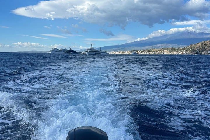 Boat Tour to Giardini Naxos and Taormina Bathing Caves