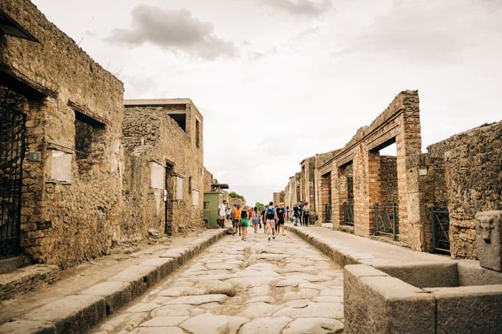 2-Day Amalfi Coast, Positano & Pompeii Overnight Tour from Rome