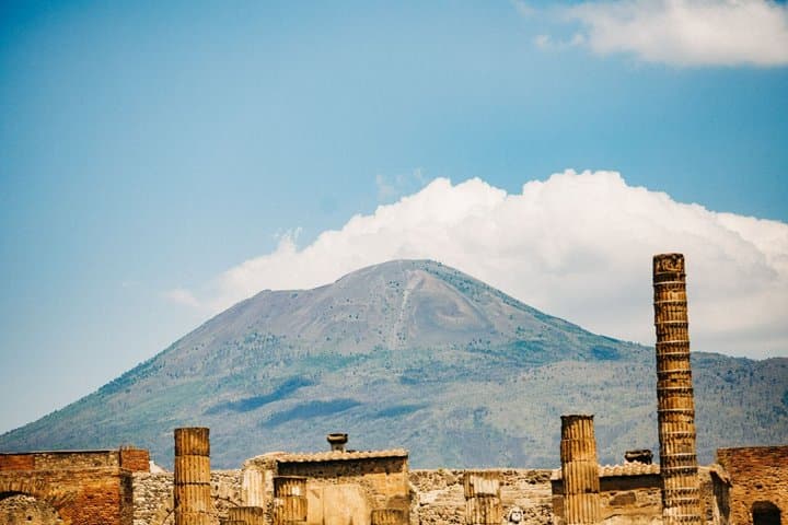 2-Day Amalfi Coast, Positano & Pompeii Overnight Tour from Rome