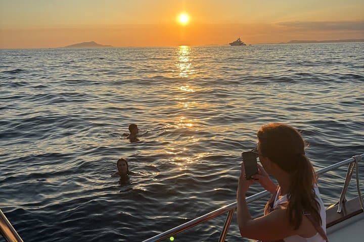 Sorrento Sunset Experience With Prosecco, Limoncello and Snacks