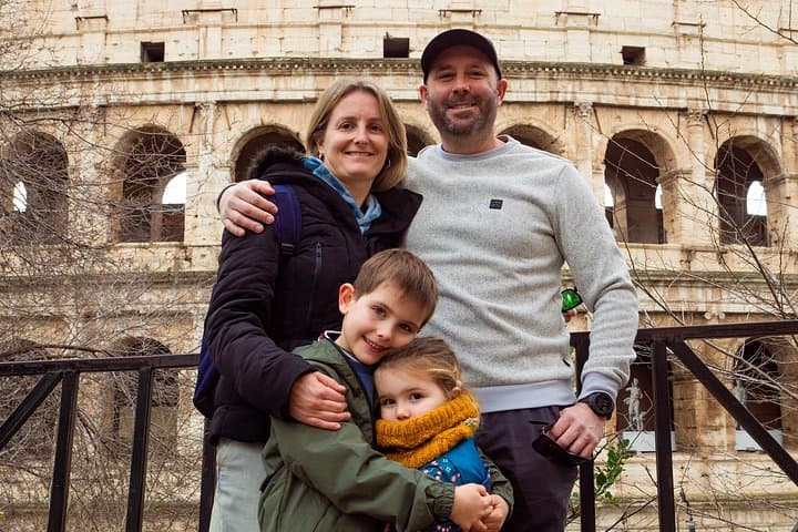 Rome:Private Photographer Experience with Colosseum &Forum Access