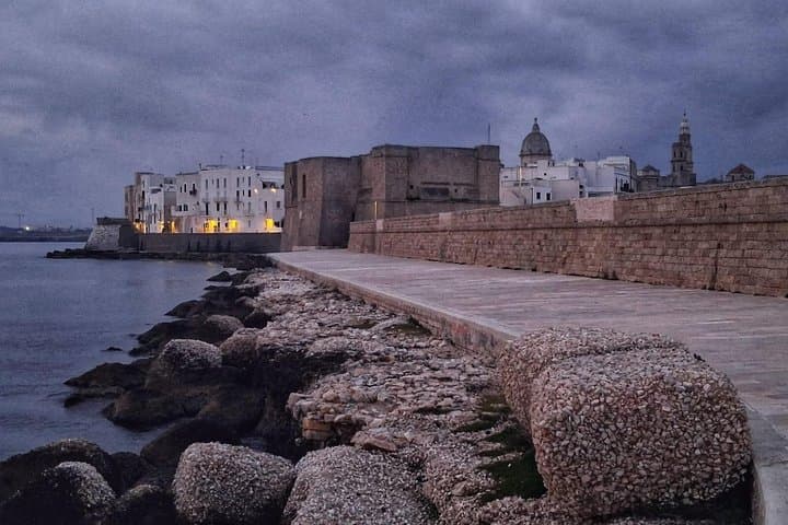 From Monopoli to Polignano: caves, prosecco, focaccia and swimming