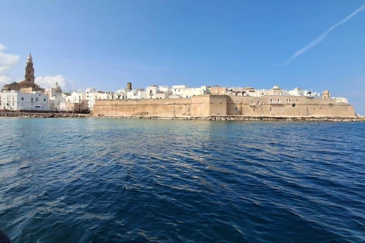 From Monopoli to Polignano: caves, prosecco, focaccia and swimming