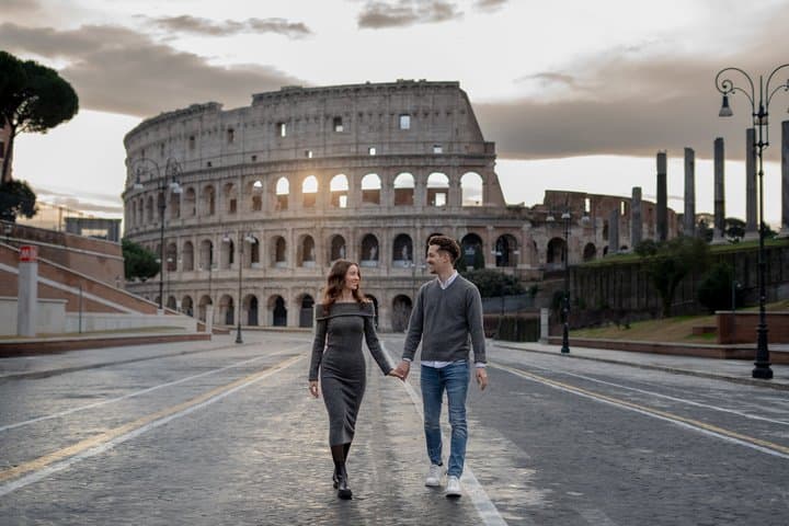 Rome: Private Iconic Photoshoot at Trevi Fountain & Colosseum