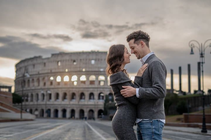 Rome: Private Iconic Photoshoot at Trevi Fountain & Colosseum