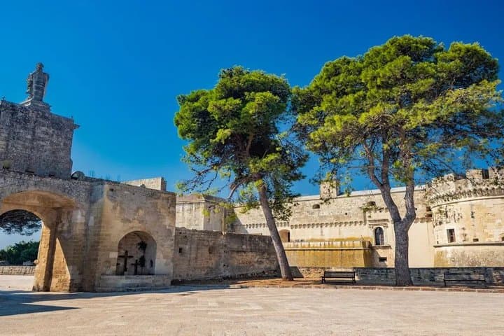 Lecce : E-Bike tour at sunset with typical aperitif