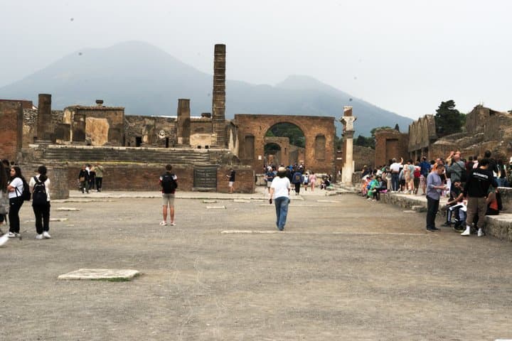 Pompeii from Naples: Tour with transport and skip-the-line ticket