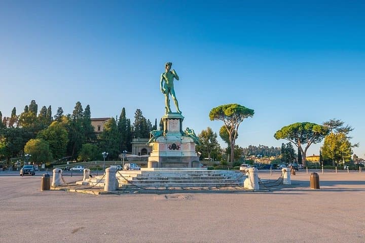 Tour in golf cart Piazzale Michelangelo and hills of florence