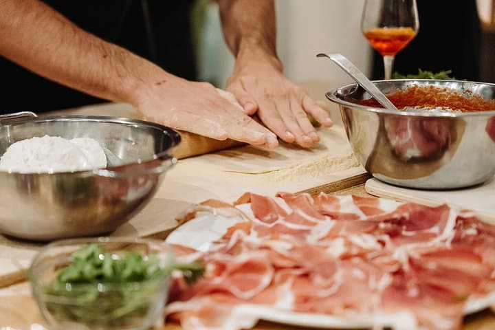 Rome Pizza & Tiramisù Cooking Class with Unlimited Wine