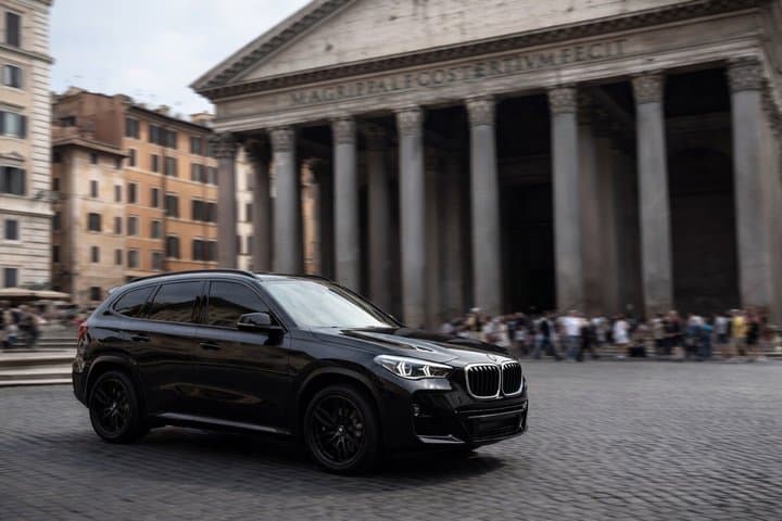 Rome in 3 Hours Private Luxury Car Tour and Audio Guide