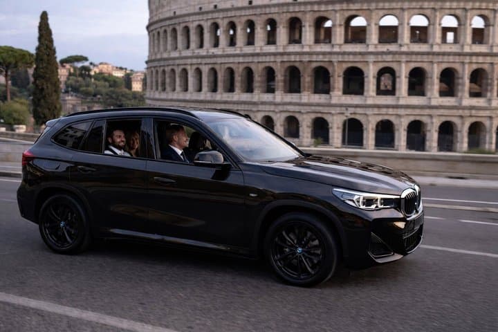 Rome in 3 Hours Private Luxury Car Tour and Audio Guide