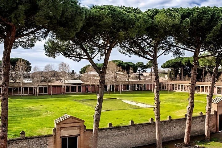 Guided tour of Pompeii