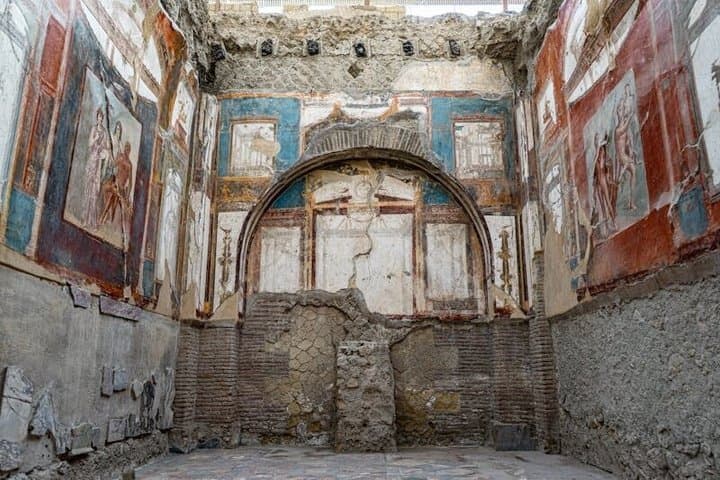 Pompeii & Herculaneum Experience with Easy Lunch from Sorrento