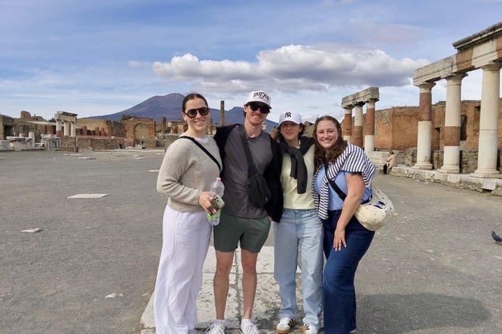 private and Guided Tour to Pompeii from Positano