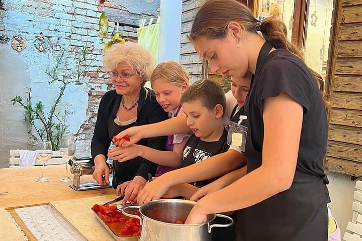 Express Venice Cooking Class: Fresh Pasta, Tiramisù & Wine
