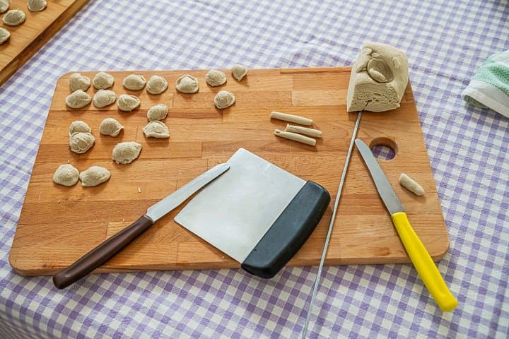 Small group Pasta and Tiramisu class in Bari by Cesarine