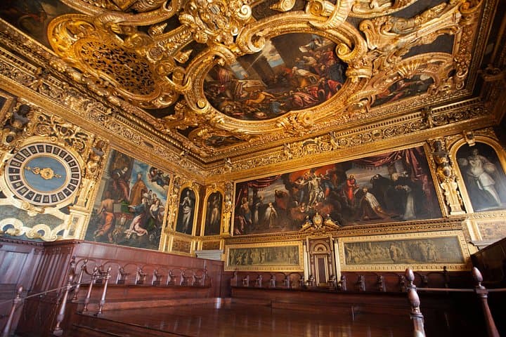 St. Mark’s Basilica & Doge’s Palace Guided Tour with Gondola Ride