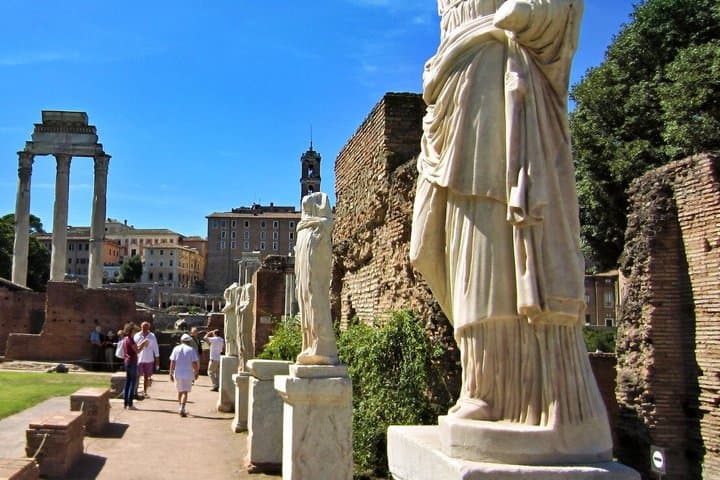 PRIVATE Tour: Colosseum Arena Floor & Ancient Rome VIP Access