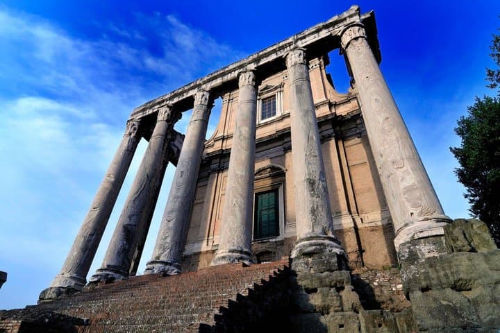PRIVATE Tour: Colosseum Arena Floor & Ancient Rome VIP Access
