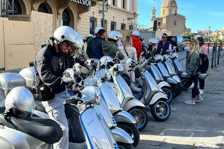 Florence e-Vespa Self-Drive Tour with Wine & Food Stop
