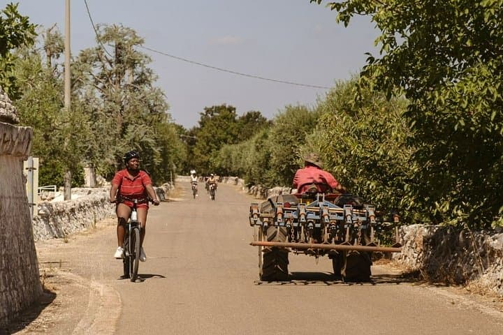 Alberobello E-Bike Tour with Food and Wine Tasting