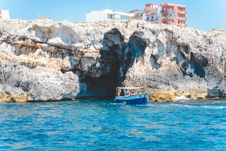 Tour of Ortigia and sea caves by boat in Syracuse