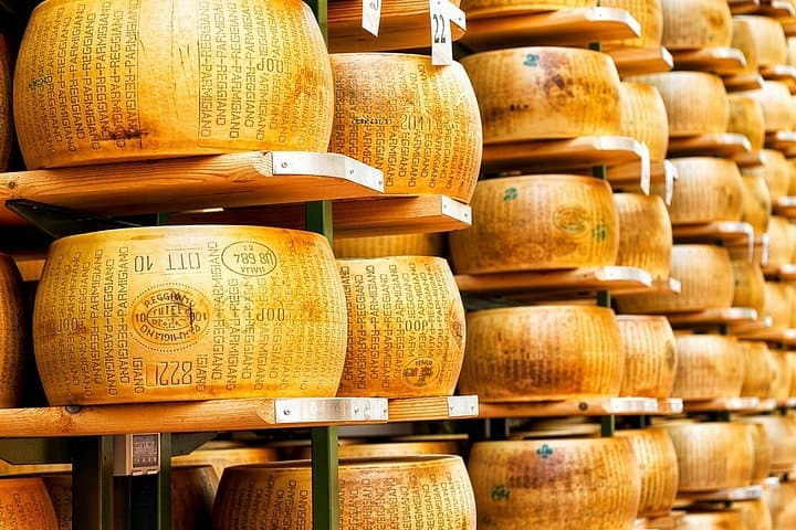 Parmigiano-Reggiano Cheese Factory Small group Tour From Parma