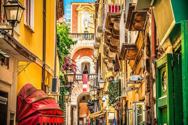 From Rome: Guided Tour of Pompeii and Sorrento Day Trip