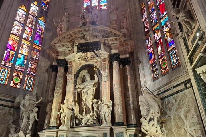 Milan Duomo Entry Ticket with Lift to Rooftop Terraces Audio App