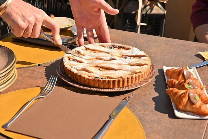 NEW Rome Morning Food Tour in Monti with Rooftop Breakfast