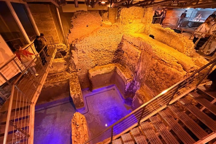 Rome: Trevi Fountain & Vicus Caprarius City of Water Tour