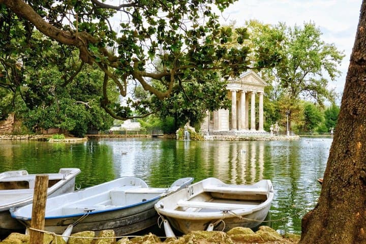 Authentic Italian Picnic Experience in Villa Borghese, Rome