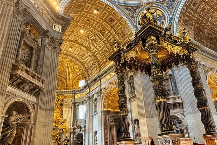 Vatican: St.Peter's Basilica Priority Entrance + Audio guide