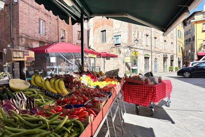Pisa Street Food Tour and City Highlights Walking Tour