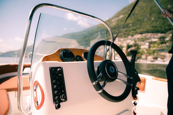 Lake Como : Rent a Boat without Driver License
