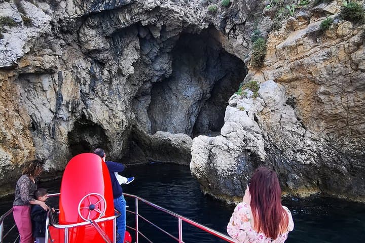 1-Hour Guided Semi-Submarine Tour to Isola Bella