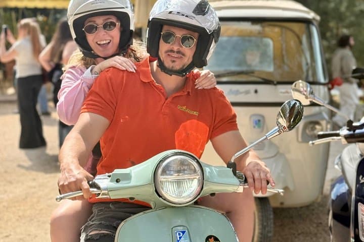 Tuscany Vespa & Wine Tour, lunch, medieval villages, wine tasting
