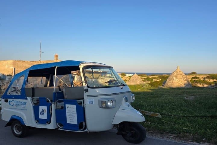 Polignano a Mare: Vintage Private Tour in TukTuk
