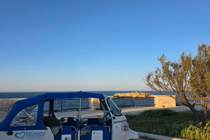 Polignano a Mare: Vintage Private Tour in TukTuk