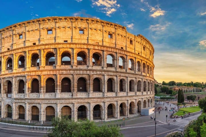 Rome in 3 Hours Private Luxury Car Tour and Audio Guide