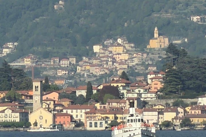 4-hour shared boat tour with landing in Bellagio and Varenna