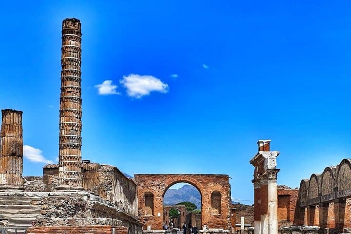 Pompeii & Herculaneum Experience with Easy Lunch from Sorrento