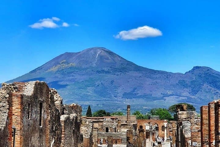 Pompeii & Herculaneum Experience with Easy Lunch from Sorrento