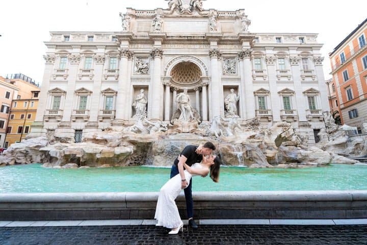 Rome: Trevi Fountain Photoshoot, Private & Early Morning