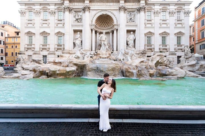 Rome: Trevi Fountain Photoshoot, Private & Early Morning