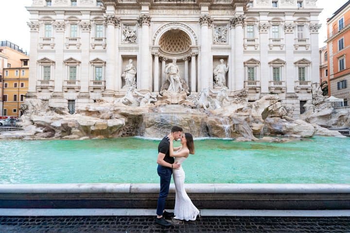 Rome: Trevi Fountain Photoshoot, Private & Early Morning
