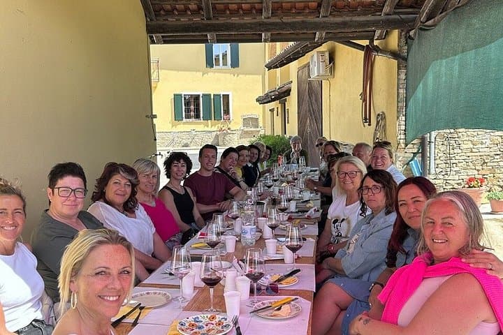 Private Winery and Vineyard Tour with Wine Tasting