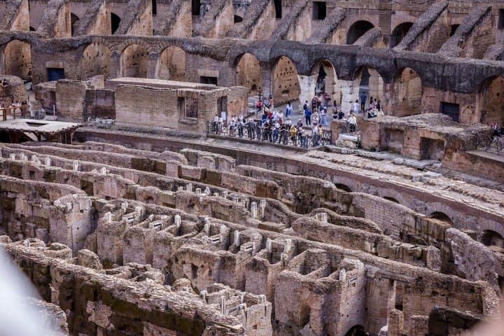 Colosseum & Roman Forum: Unlock the History